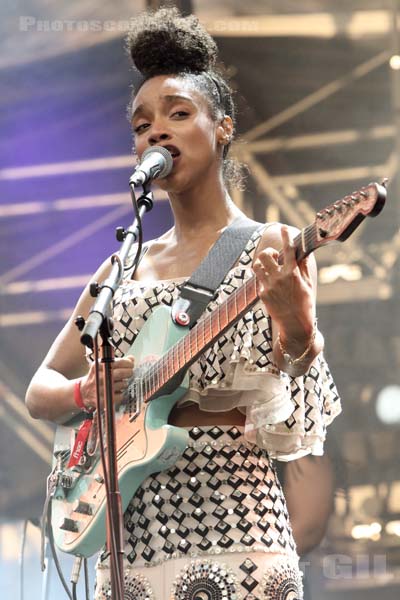 LIANNE LA HAVAS - 2016-07-23 - PARIS - Parvis de l'Hotel de Ville - 